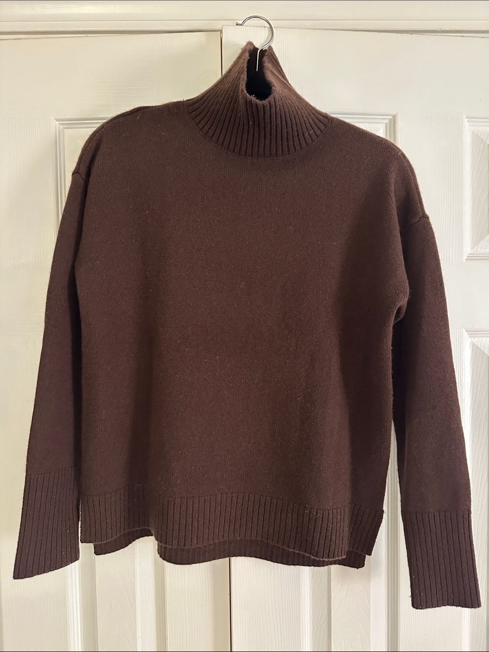 J. McLaughlin Chocolate Brown Turtleneck Cashmere sweater